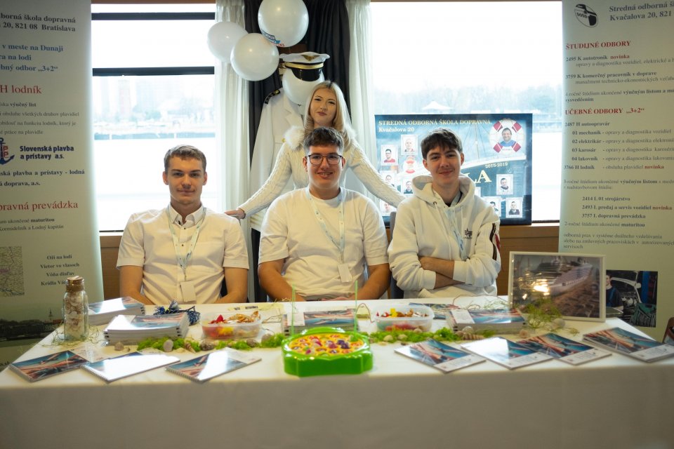 Deň otvorených dverí na lodi